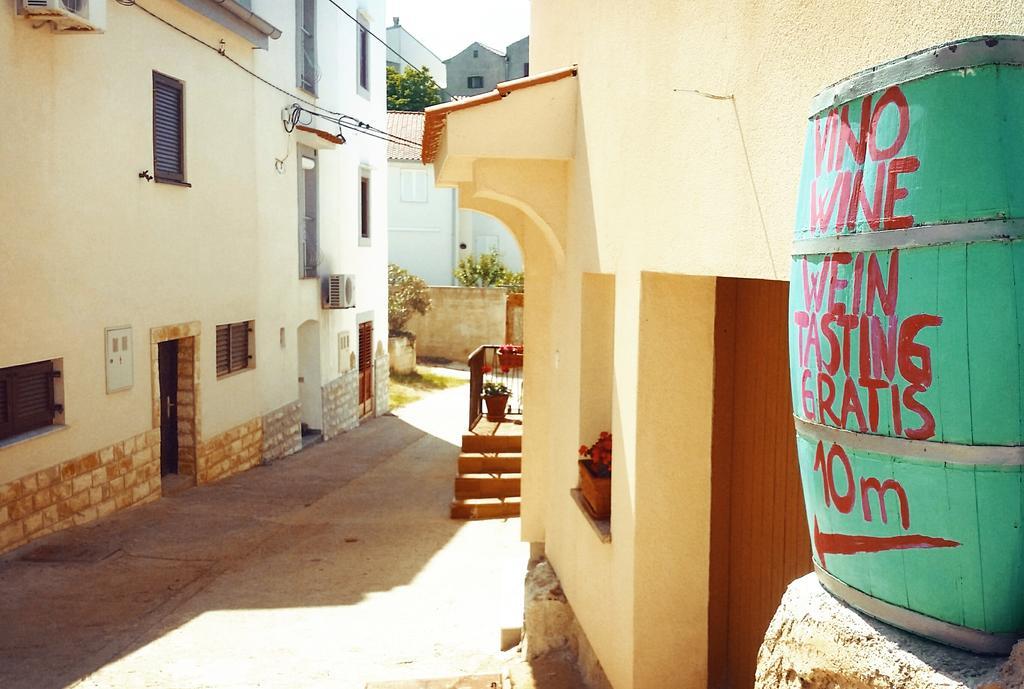 Gospoja Park & Beach Apartment Vrbnik Extérieur photo